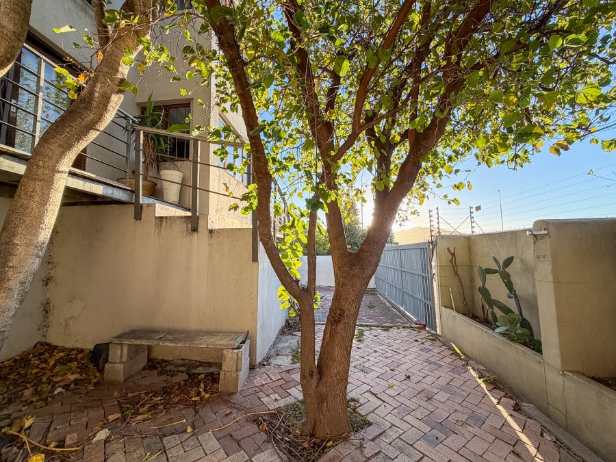 3 Bedroom Property for Sale in Vredehoek Western Cape
